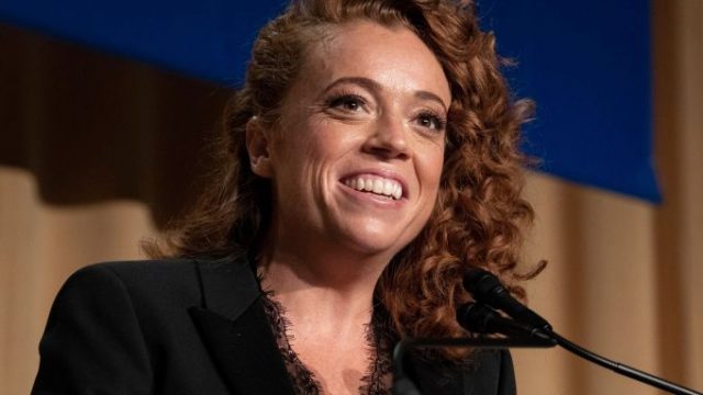 Michelle Wolf Height Weight Shoe Size Body Measurements