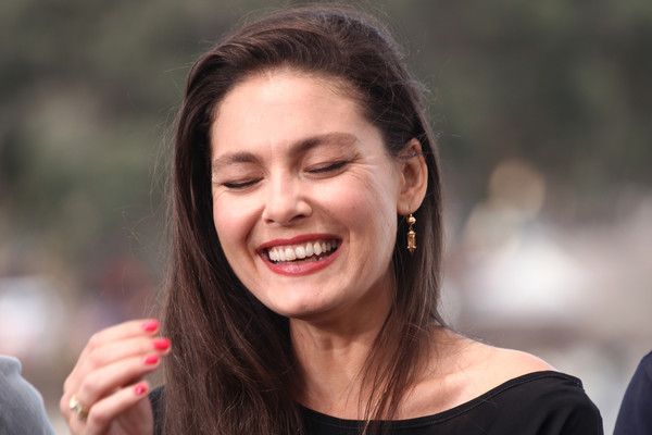 Alexa Davalos Height Weight Shoe Size Body Measurements