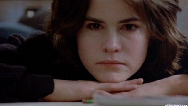 Ally Sheedy Height Weight Shoe Size Body Measurements