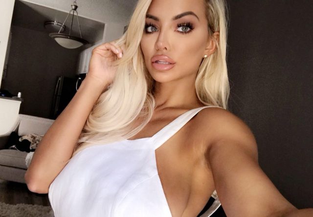 Lindsey Pelas Height Weight Shoe Size Body Measurements
