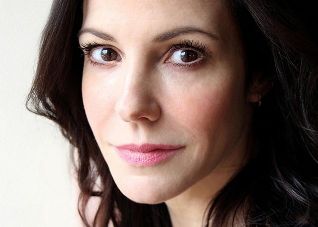 Mary-Louise Parker Height Weight Shoe Size Body Measurements