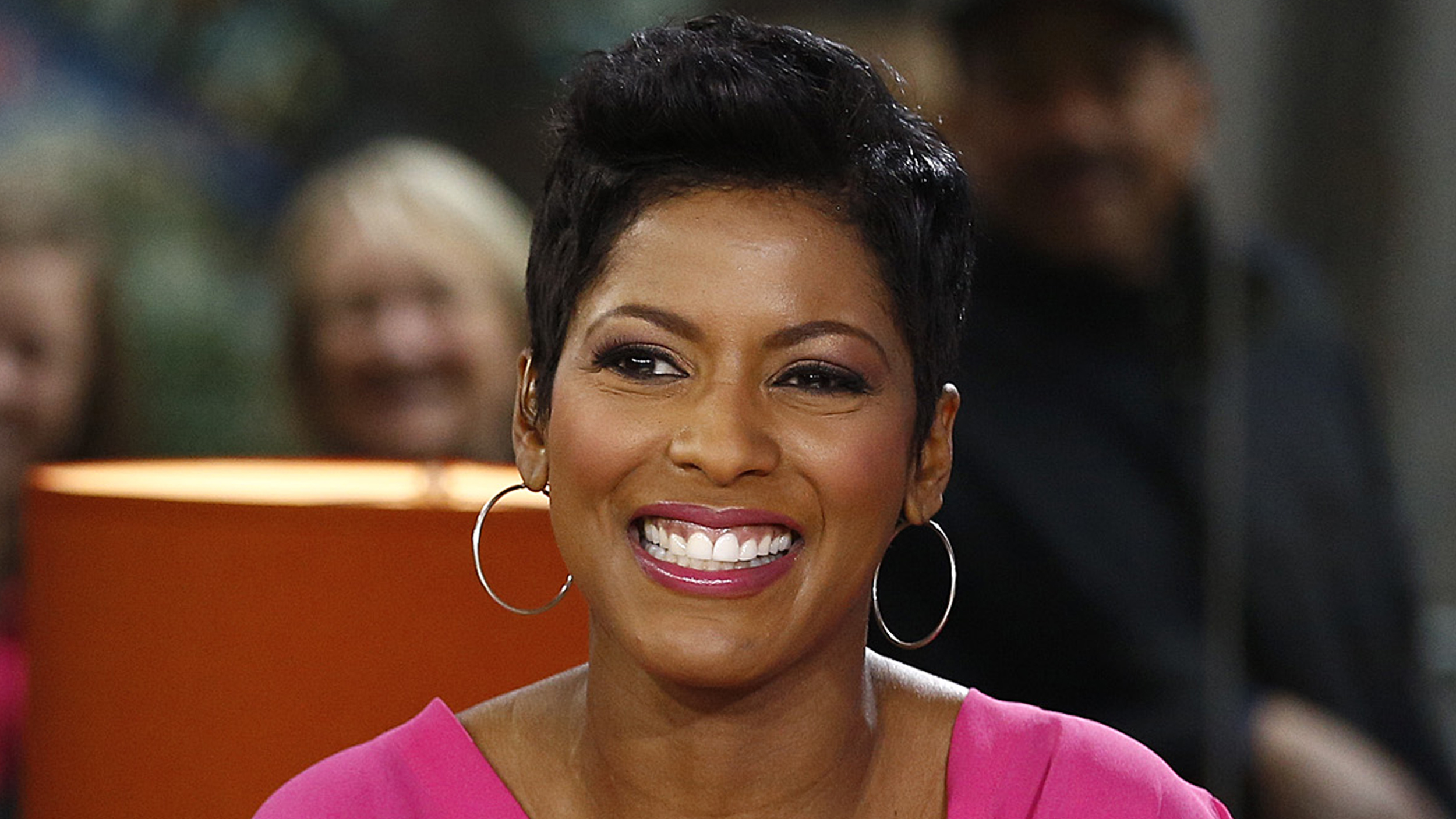 Tamron Hall's Height, Weight, Shoe Size and Body Measurements - Height...