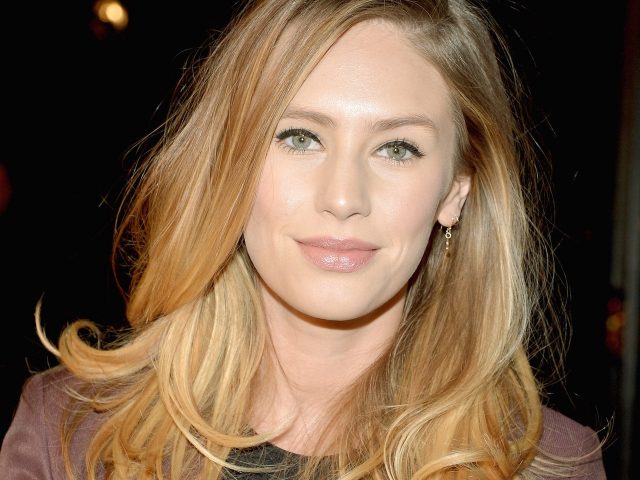 Dylan Penn Height Weight Shoe Size Body Measurements