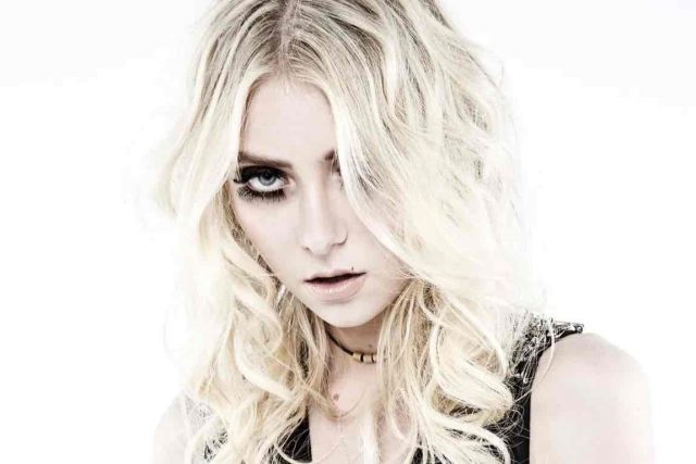 Taylor Momsen Height Weight Shoe Size Body Measurements