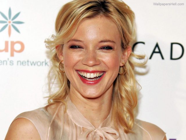 Amy Smart Height Weight Shoe Size Body Measurements