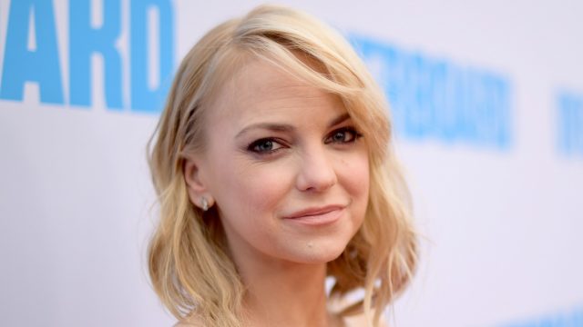 Anna Faris Height Weight Shoe Size Body Measurements
