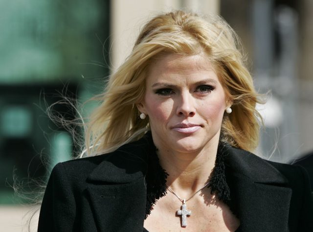 Anna Nicole Smith Height Weight Shoe Size Body Measurements