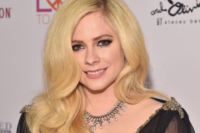 Avril Lavigne Height Weight Shoe Size Body Measurements