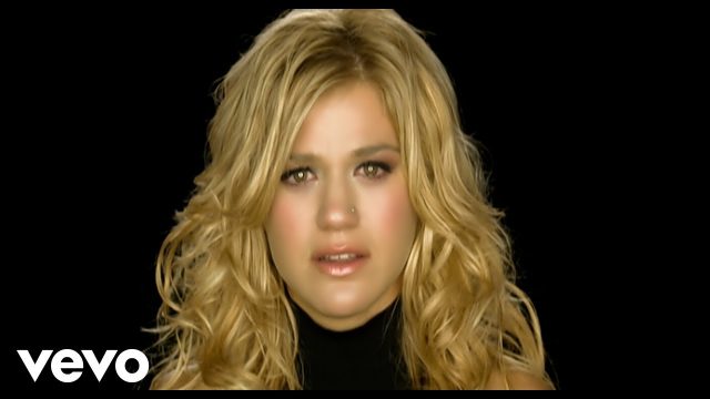 Kelly Clarkson Height Weight Shoe Size Body Measurements