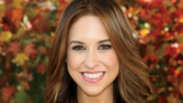 Lacey Chabert Height Weight Shoe Size Body Measurements