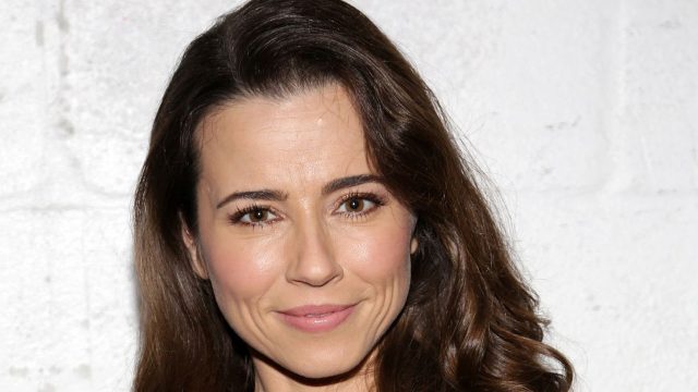 Linda Cardellini Height Weight Shoe Size Body Measurements