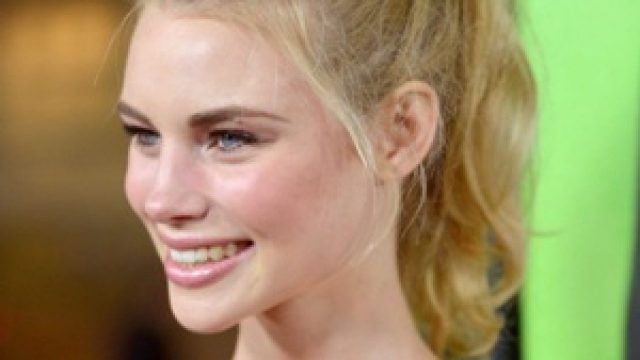 Lucy Fry Height Weight Shoe Size Body Measurements