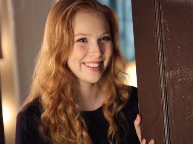 Molly Quinn Height Weight Shoe Size Body Measurements