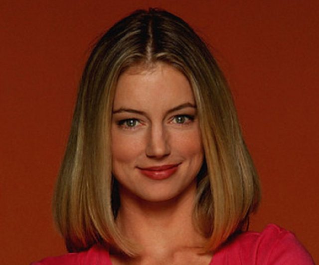 Cynthia Watros Height Weight Shoe Size Body Measurements