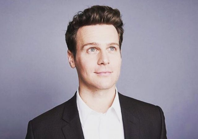 Jonathan Groff Height Weight Shoe Size Body Measurements