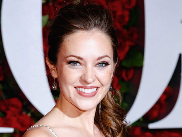 Laura Osnes Height Weight Shoe Size Body Measurements