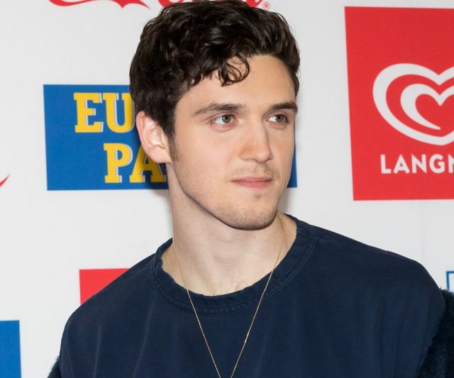 Lauv Height Weight Shoe Size Body Measurements