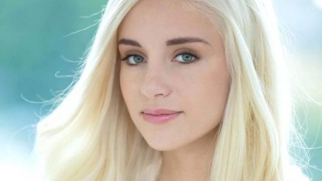 Naomi Woods Height Weight Shoe Size Body Measurements