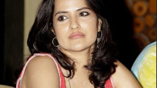 Sona Mohapatra Height Weight Shoe Size Body Measurements