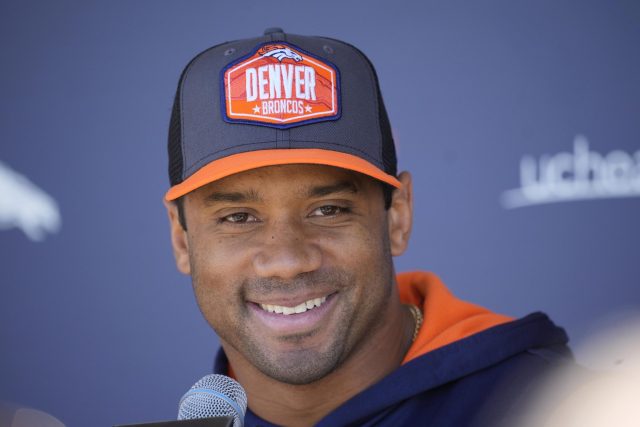 Russell Wilson Height Weight Body Measurements