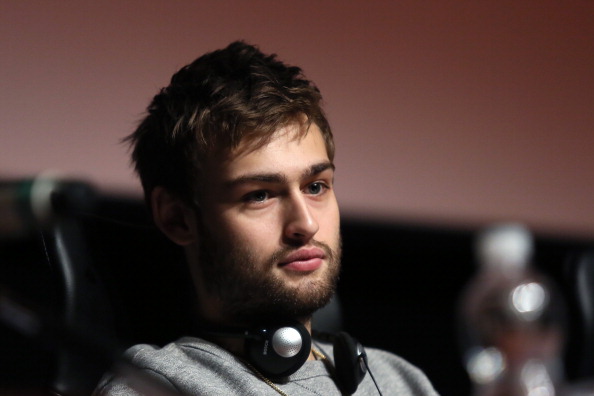Douglas Booth Height Weight